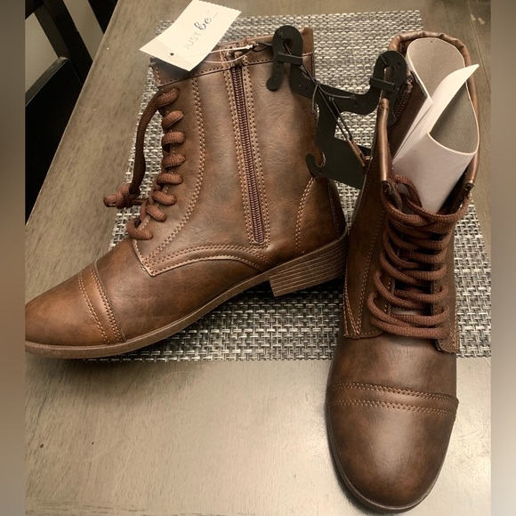 Ladies Cognac lace up boots Sizes available below - Picture 2 of 4